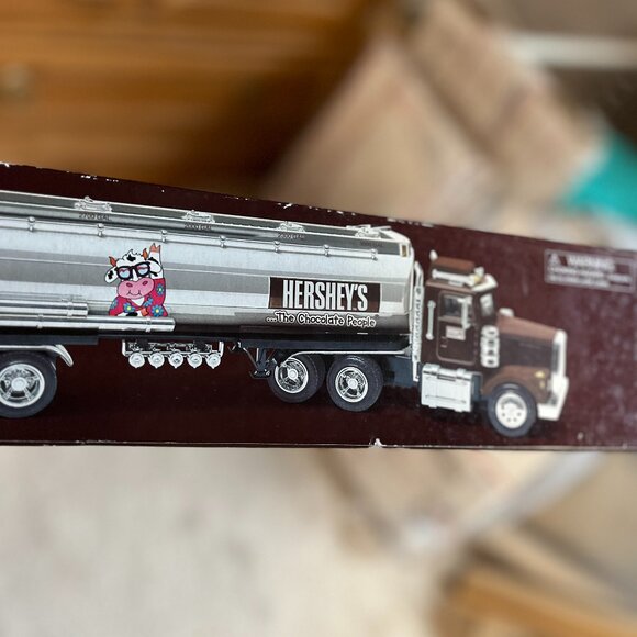 Hershey's Toy Truck Coinbank with Lights and Sounds‎ (in Original Box) - Picture 15 of 16